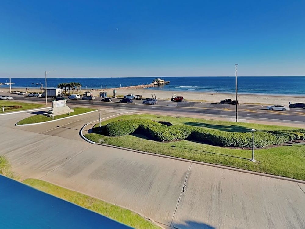 Casa Del Mar Beachfront Suites — 5