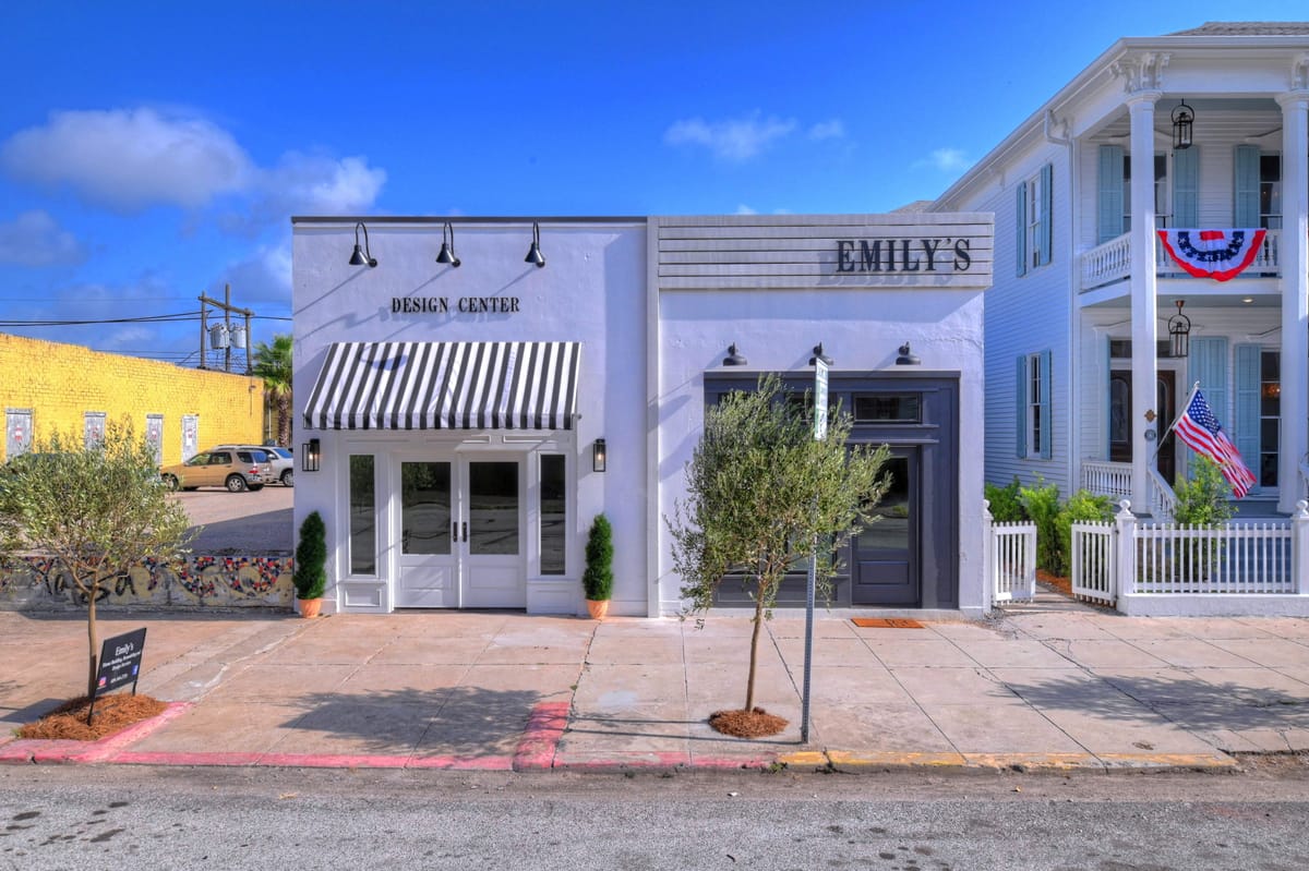 Emilys On The Island — 2