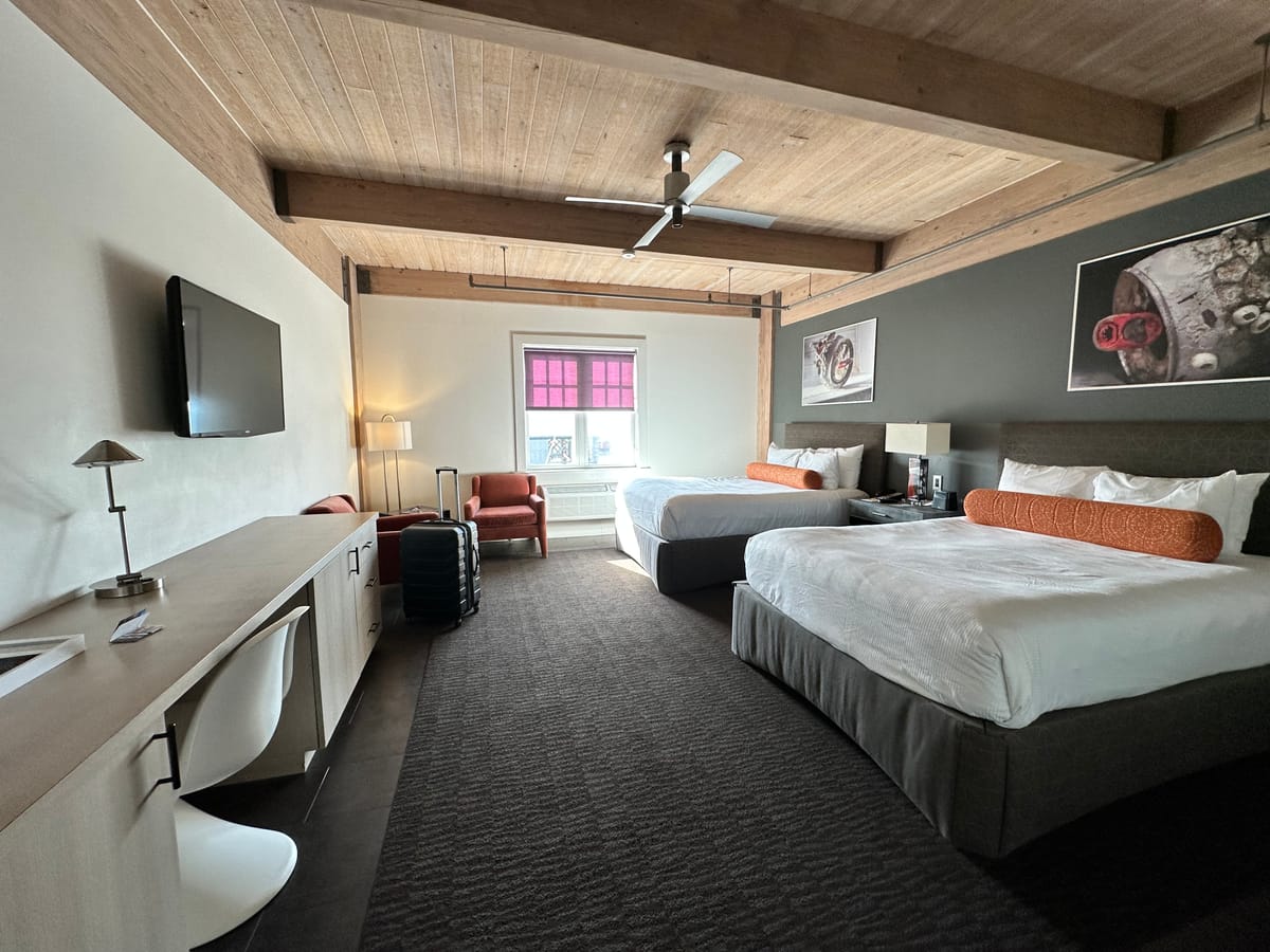 Harbor House Hotel & Marina at Pier 21 — 2