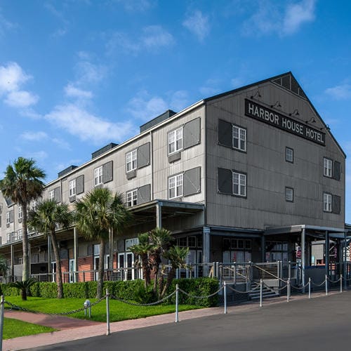 Harbor House Hotel & Marina at Pier 21 — 4