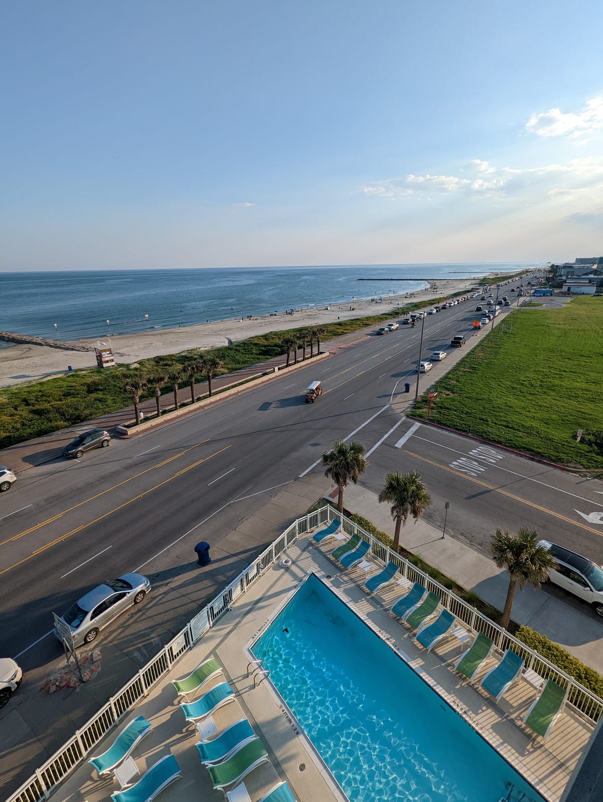 Holiday Inn Express & Suites Galveston Beach by IHG — 3