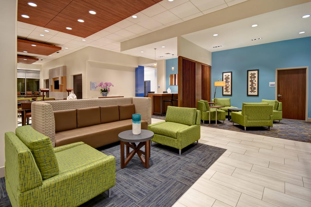 Holiday Inn Express & Suites Galveston Beach by IHG — 4