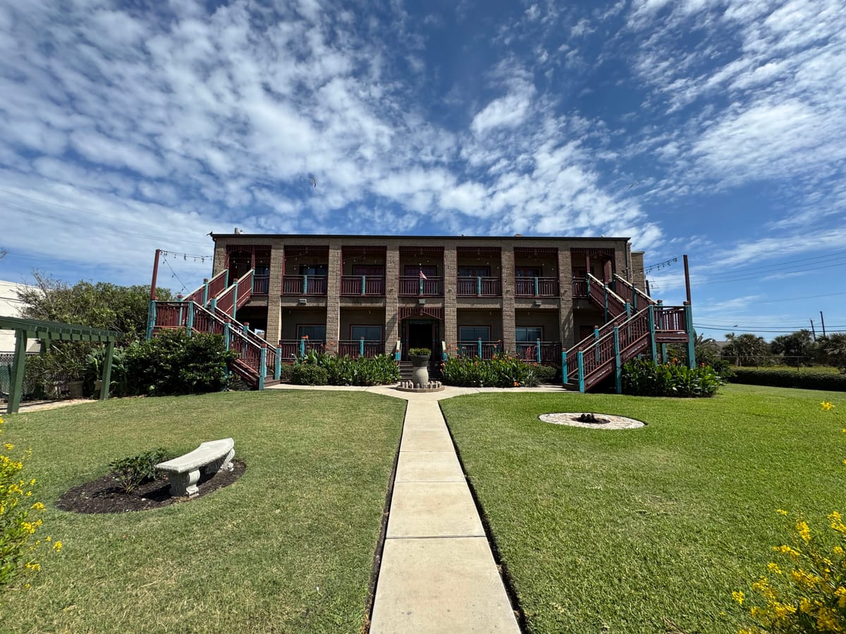 Queen Gypsy Inn — 1