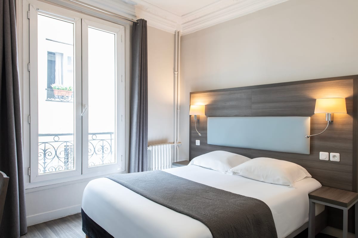 Est Hotel Paris — 1