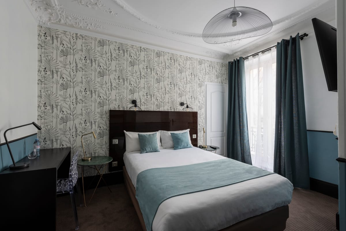 Lennon Hotel — 2