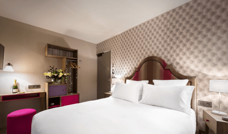 La Parizienne Hotel — 1