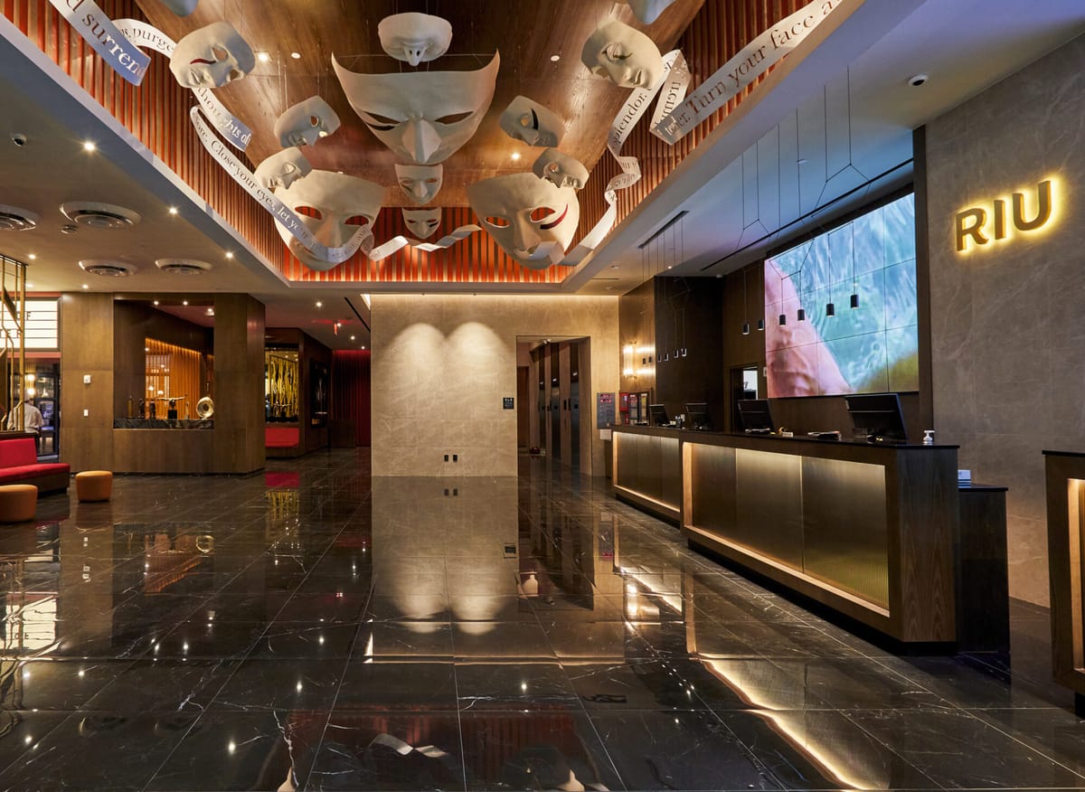 Hotel Riu Plaza Manhattan Times Square — 1