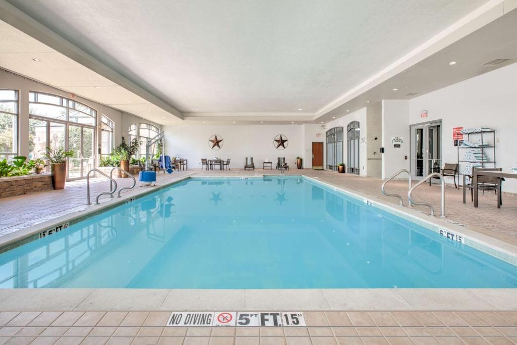 Embassy Suites Dallas - DFW Airport North — 4
