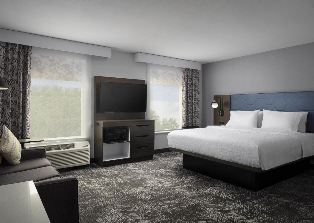 Hampton Inn & Suites Dallas-DFW Airport Hurst — 2
