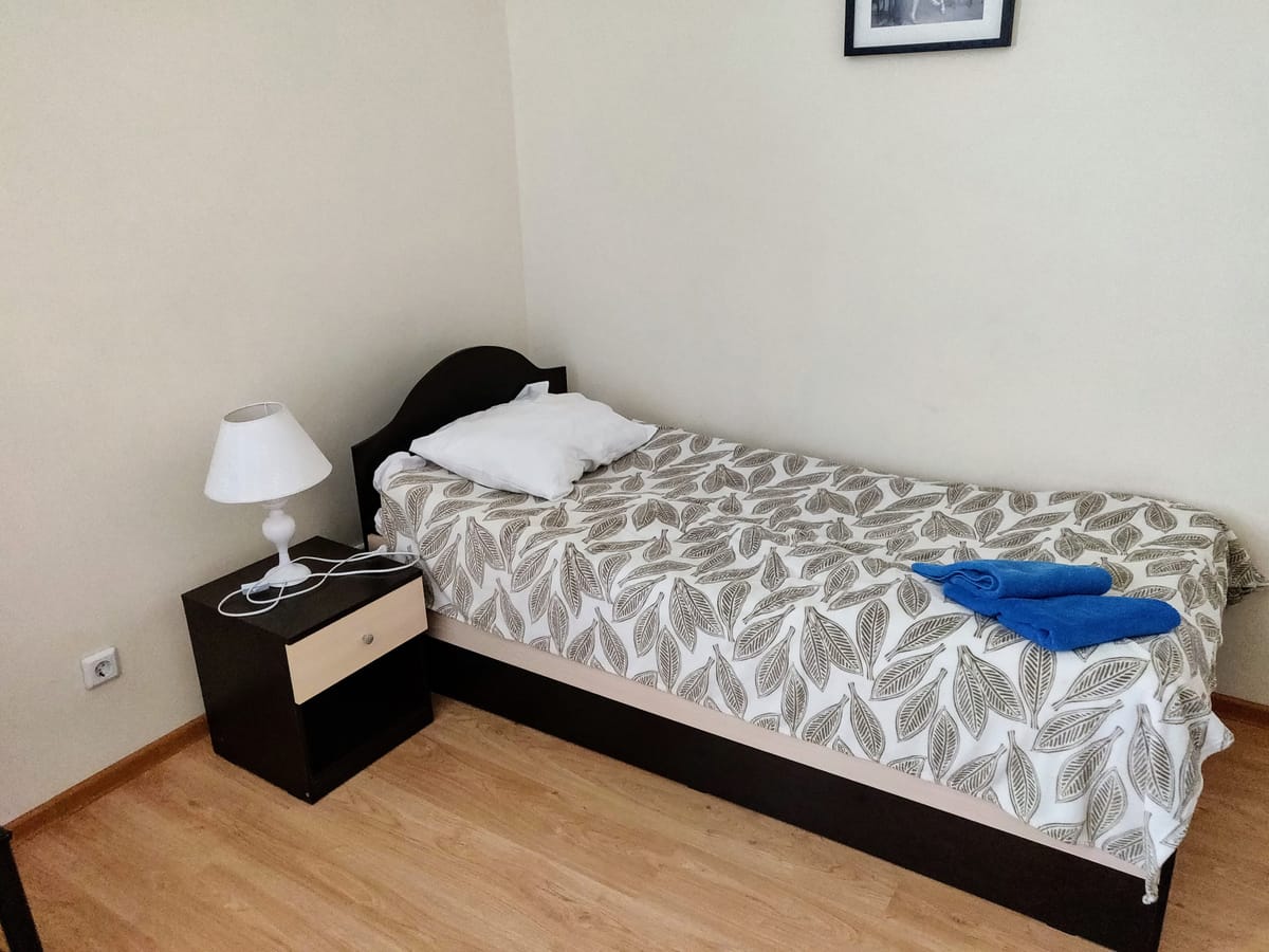 Retro-Otel' — 5