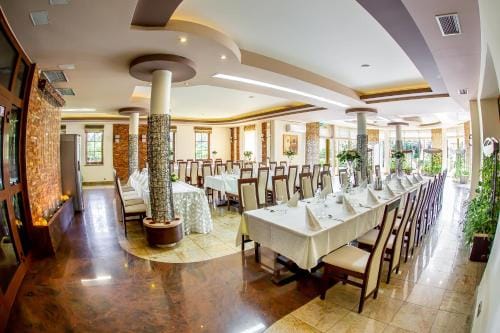 Restauracja Sahara i Hotel — 4