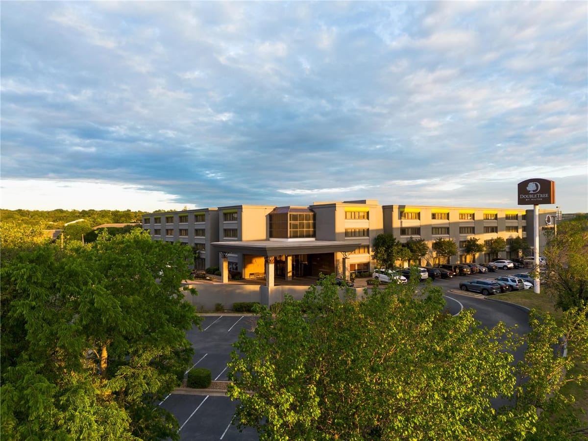 DoubleTree by Hilton Hotel Austin Northwest Arboretum — 3