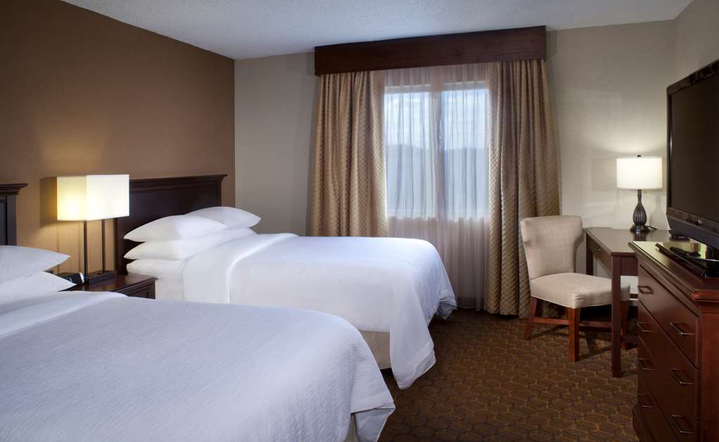 Embassy Suites by Hilton Austin Arboretum — 3