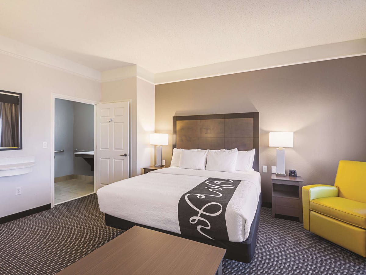 La Quinta Inn & Suites by Wyndham Austin Near the Domain — 2