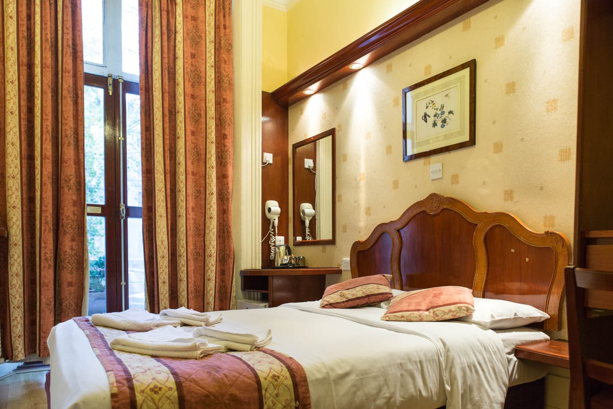 Dolphin Hotel — 4