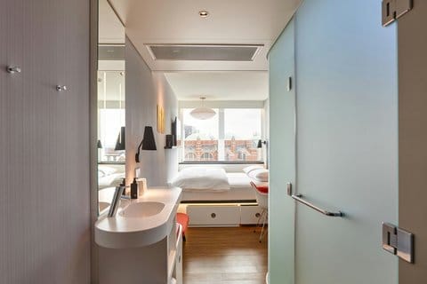 citizenM London Victoria Station — 2