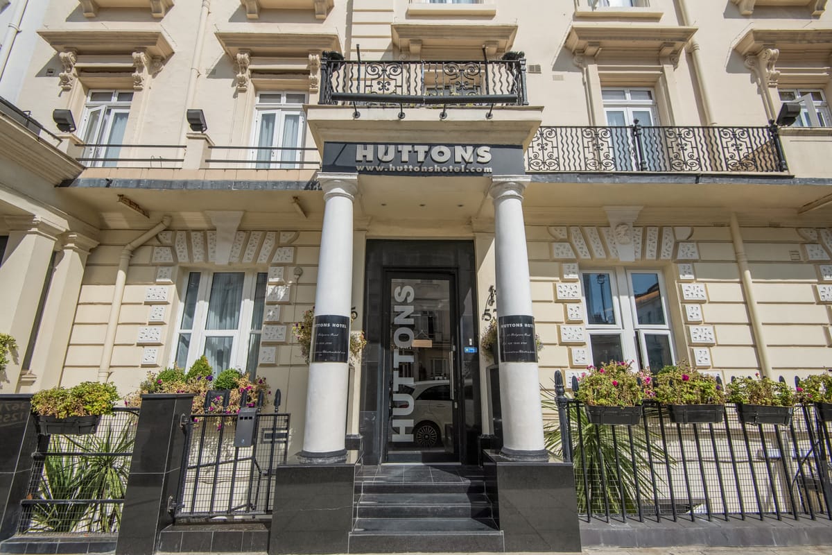Huttons Hotel — 1