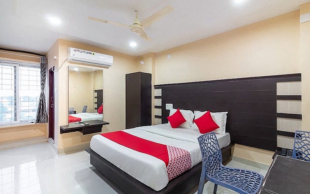 OYO 43678 Vishnu Residency — 1