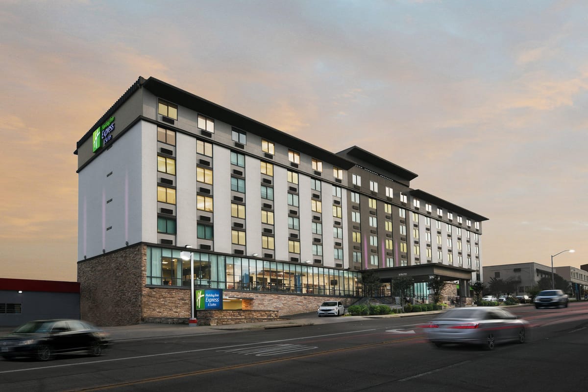 Holiday Inn Express & Suites Fort Worth Downtown by IHG — 2