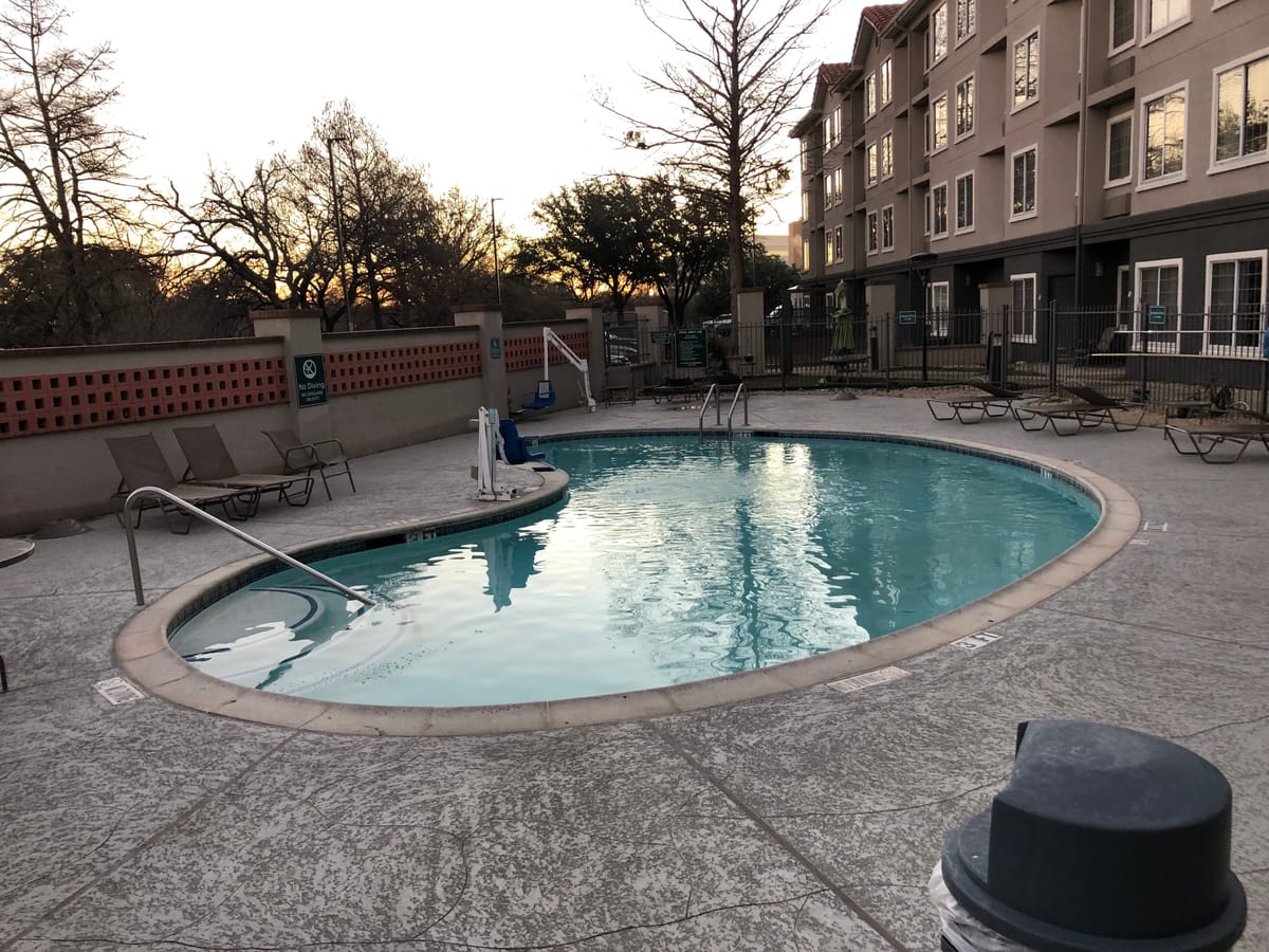La Quinta Inn & Suites by Wyndham Fort Worth North — 2