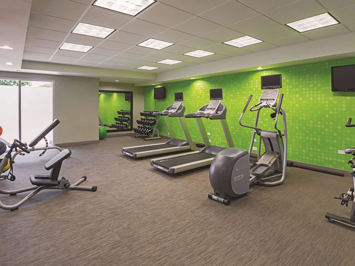 La Quinta Inn & Suites by Wyndham Fort Worth North — 5