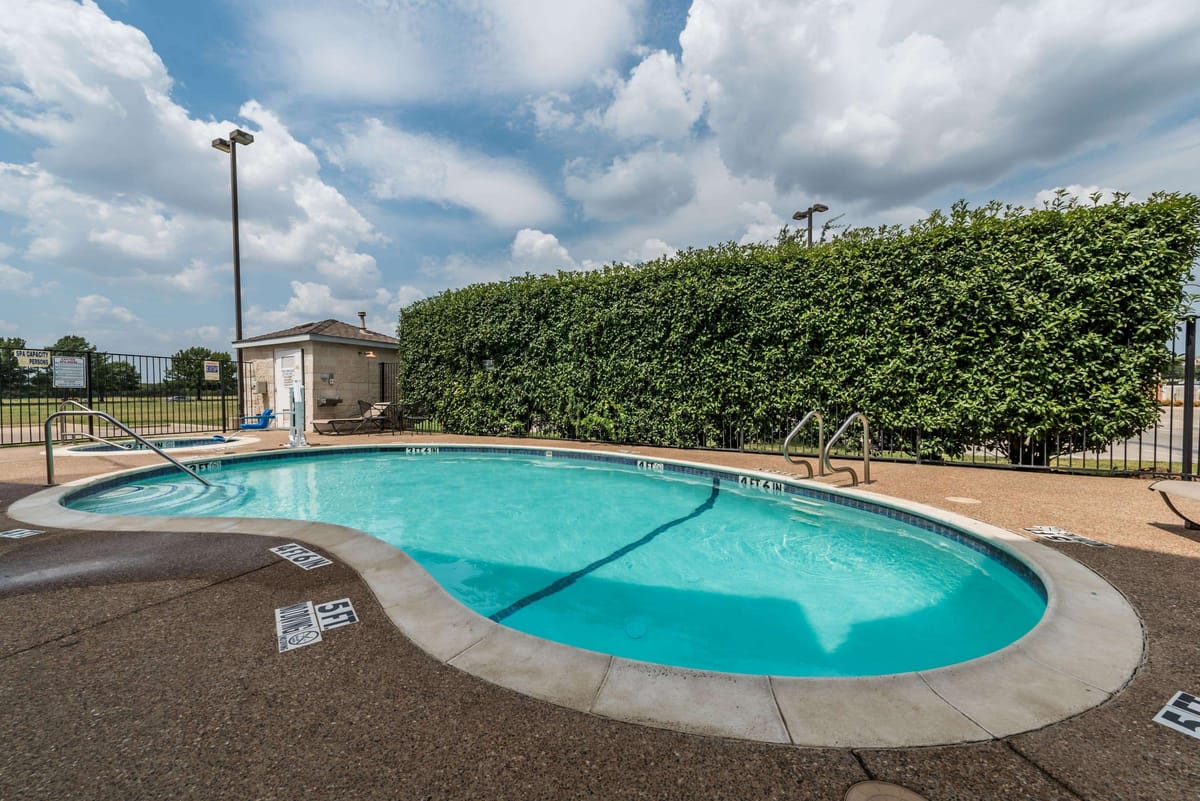 Quality Inn & Suites Fort Worth North - Haltom City — 5