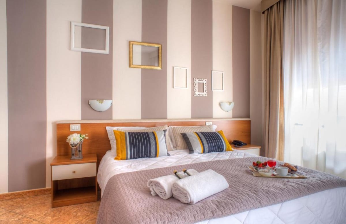 Ares hotel — 1