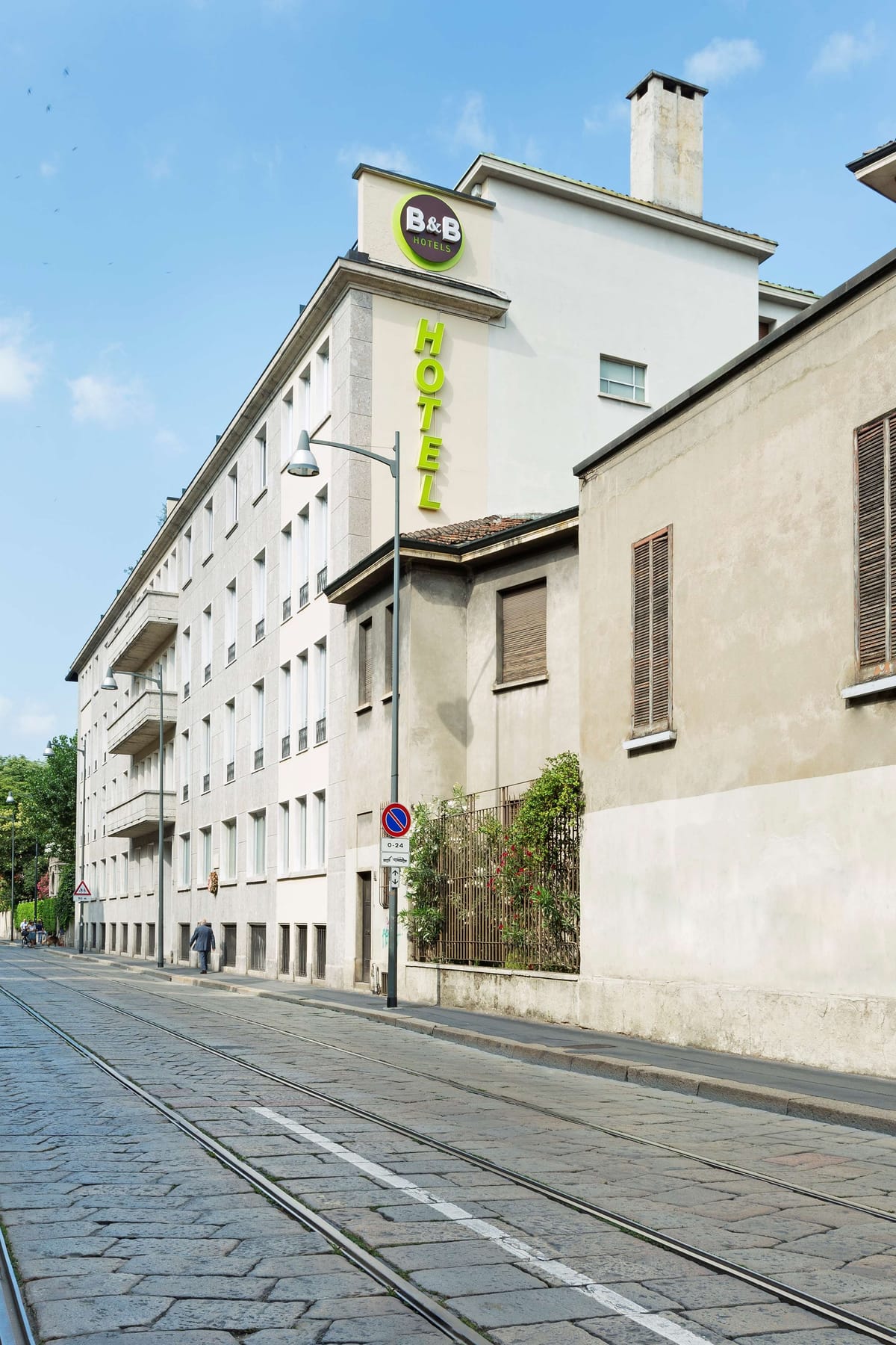B&B HOTEL Milano Sant'Ambrogio — 4