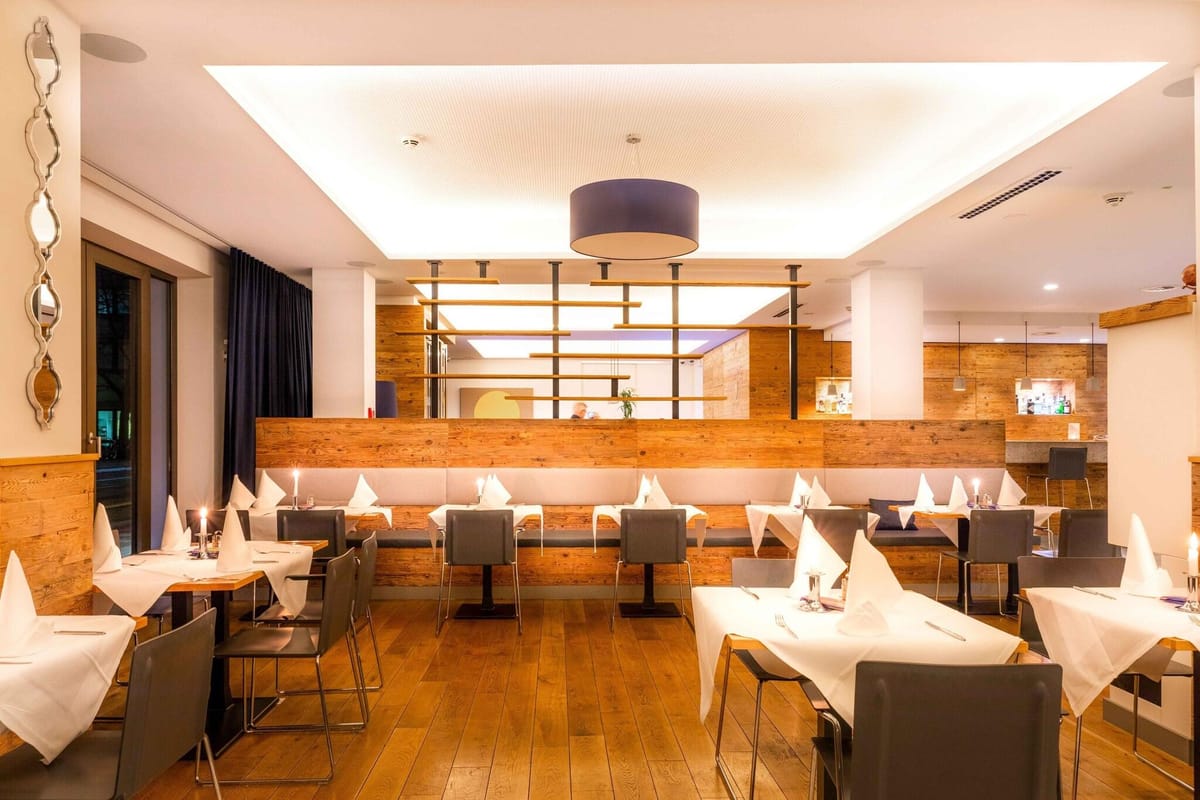 Bayer 89 Vi Vadi Hotel — 1