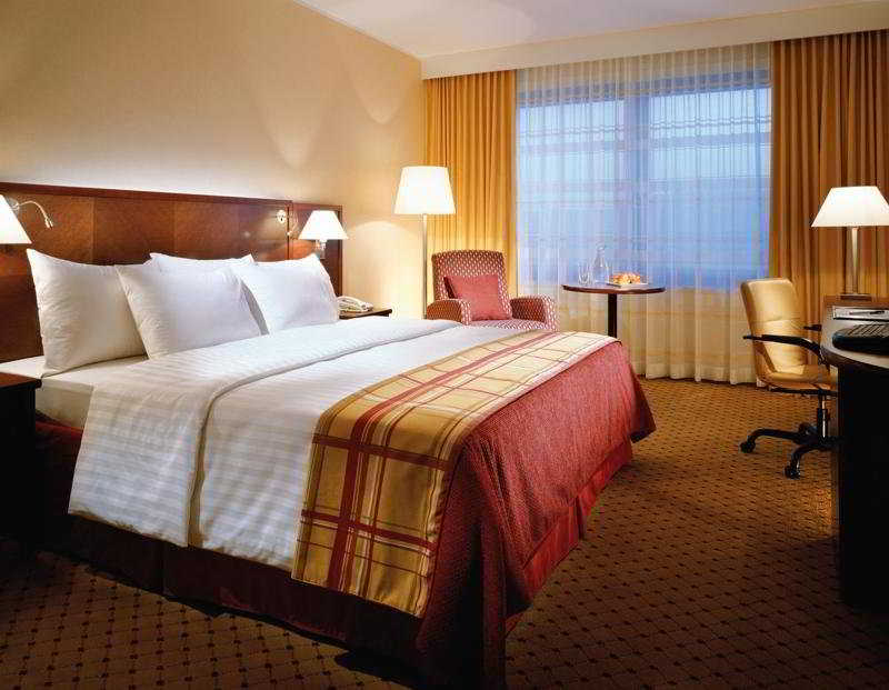 Courtyard by Marriott Munich City Center — 4