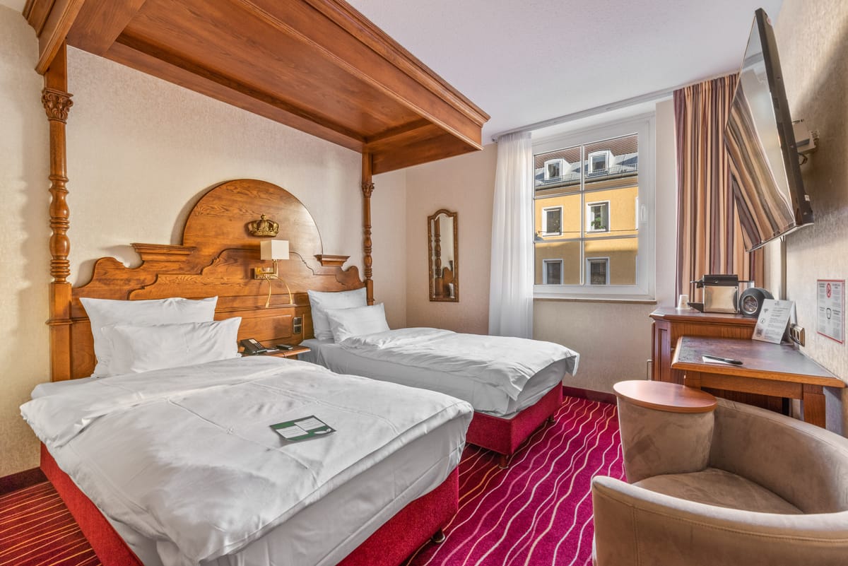 KING's HOTEL First Class — 2