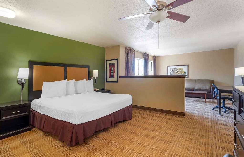 Extended Stay America Suites- Chicago - Woodfield Mall — 3