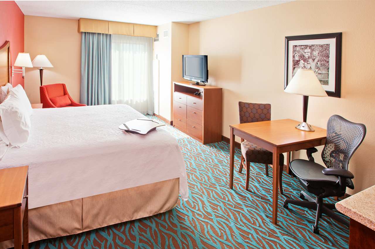 Hampton Inn & Suites Chicago-North Shore/Skokie — 2
