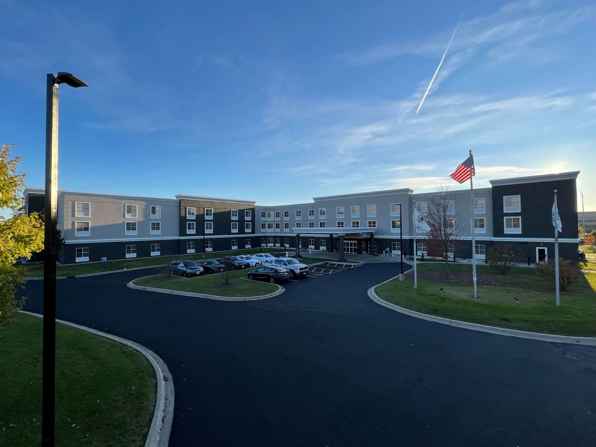 La Quinta Inn & Suites by Wyndham Bannockburn-Deerfield — 2