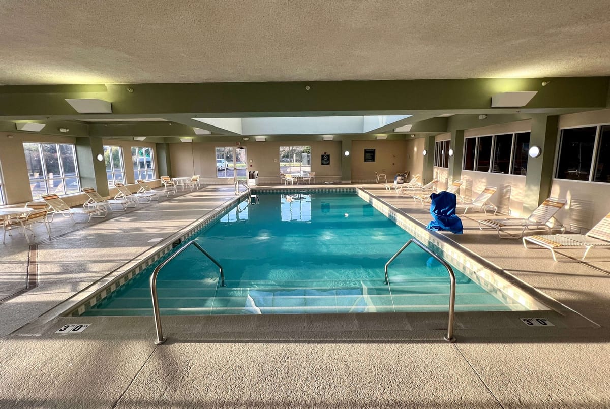 La Quinta Inn & Suites by Wyndham Bannockburn-Deerfield — 3