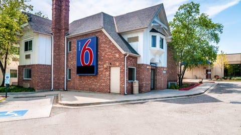 Motel 6 Arlington Heights, IL - Chicago North Central — 5