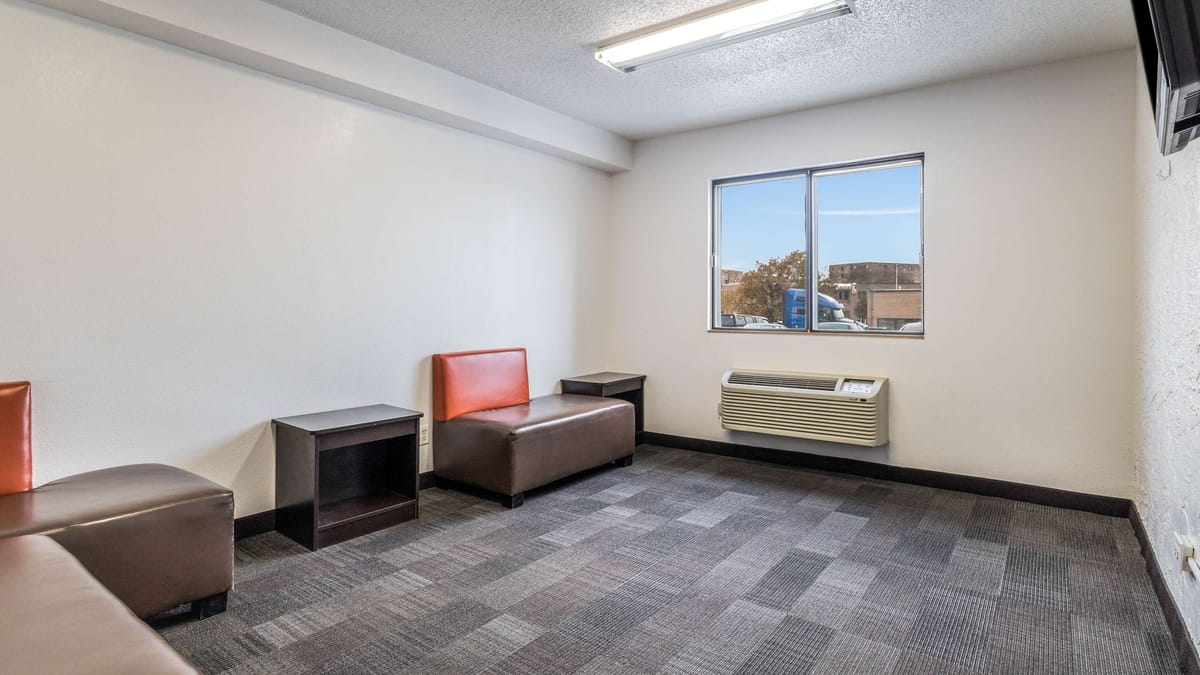 Motel 6 Elk Grove Village, IL — 3