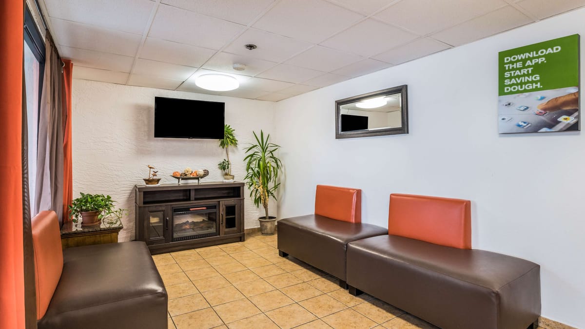 Motel 6 Elk Grove Village, IL — 4