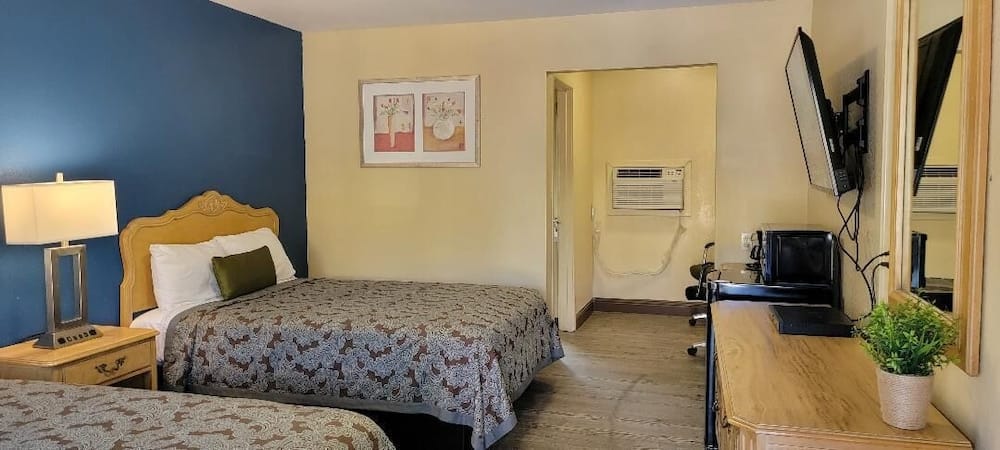 Lakeview Inn — 3