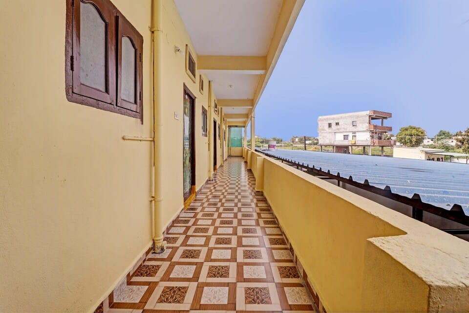 OYO Hotel Akruthi Grand — 3