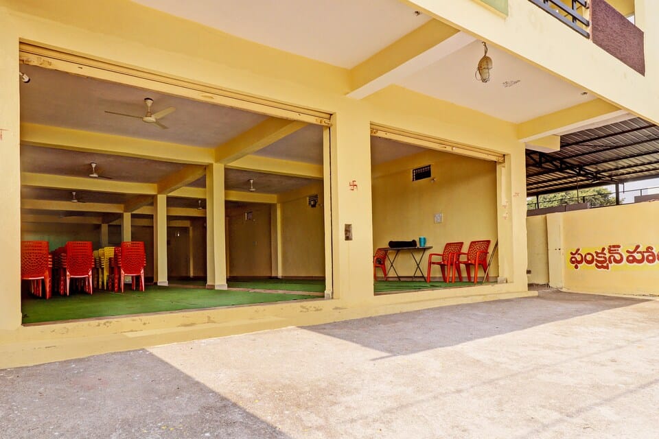 OYO Hotel Akruthi Grand — 4
