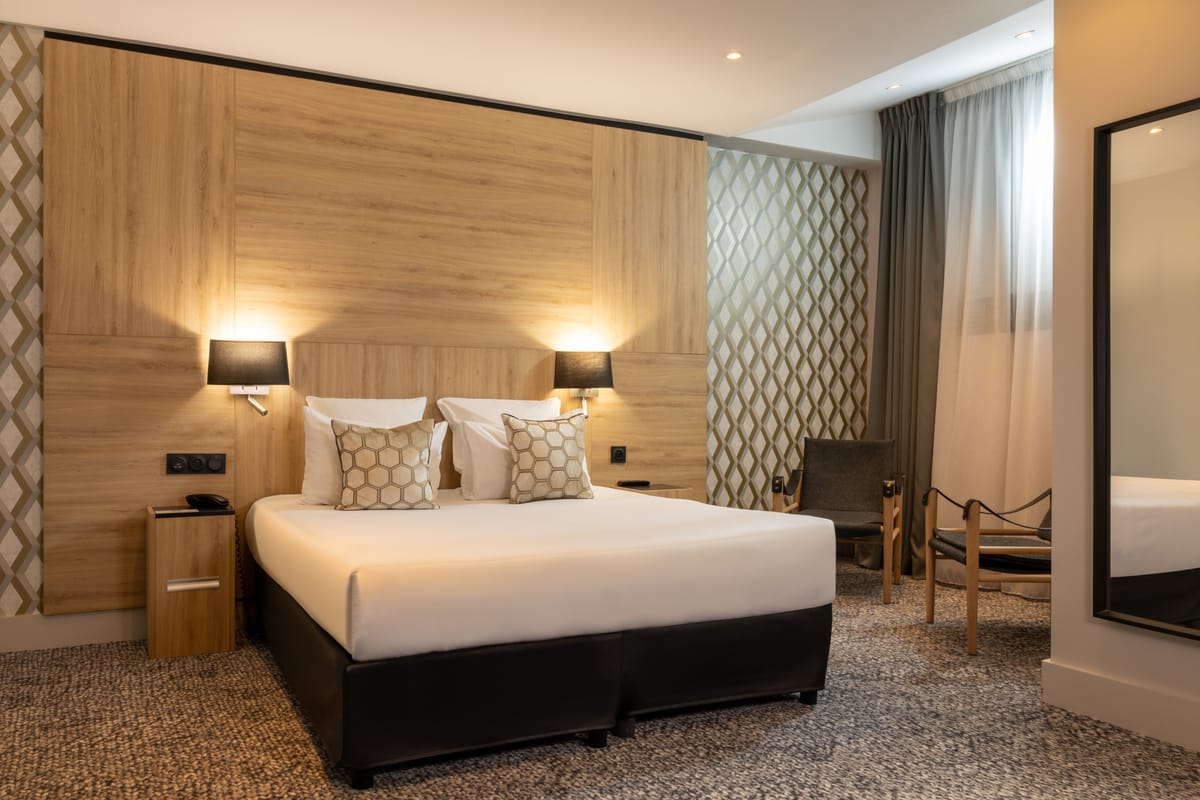 Paris Bastille Hotel — 1