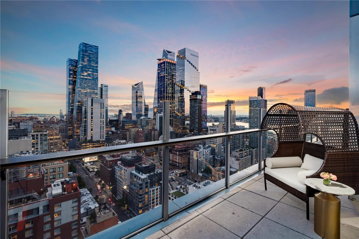 DoubleTree by Hilton Hotel New York Times Square West — 1