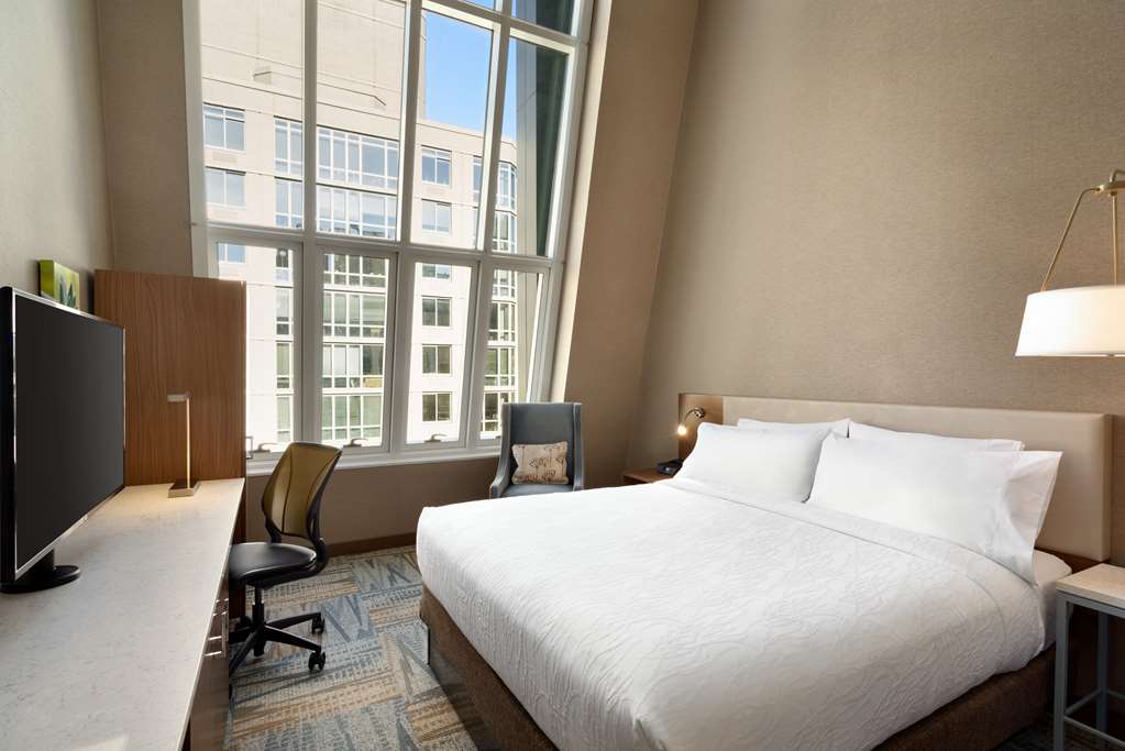 Hilton Garden Inn New York Times Square South — 4