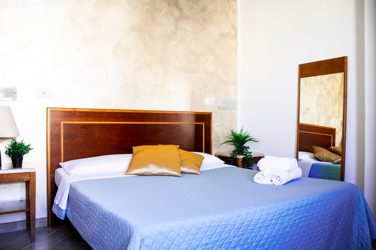 Hotel Capri — 4