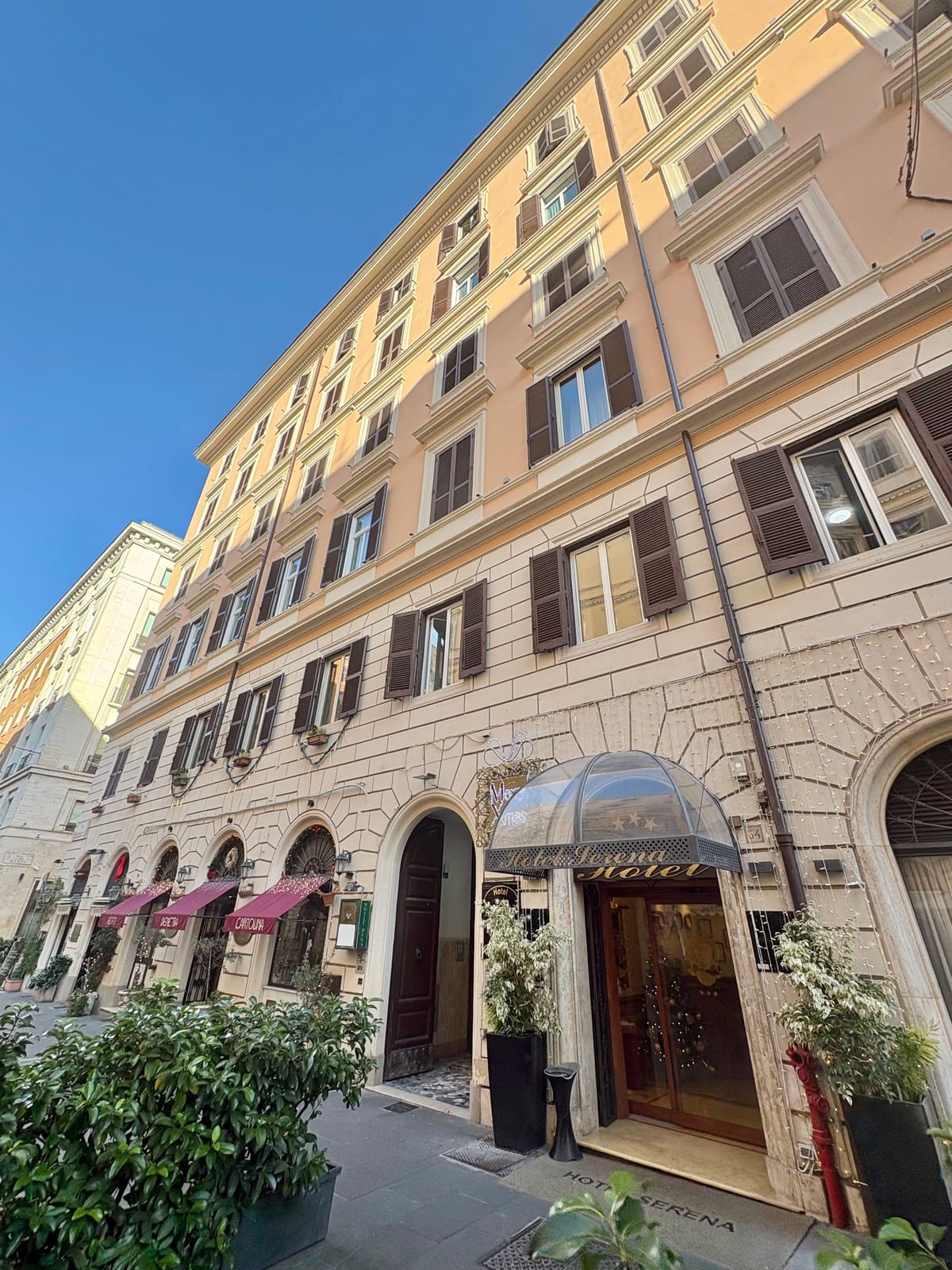 Hotel Serena — 1