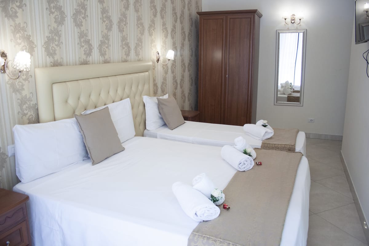 Suite dal Conte — 4