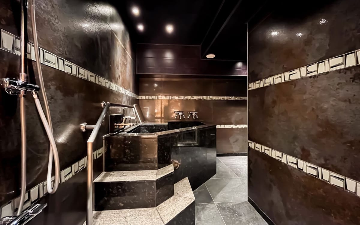 HOTEL KABUKI — 4