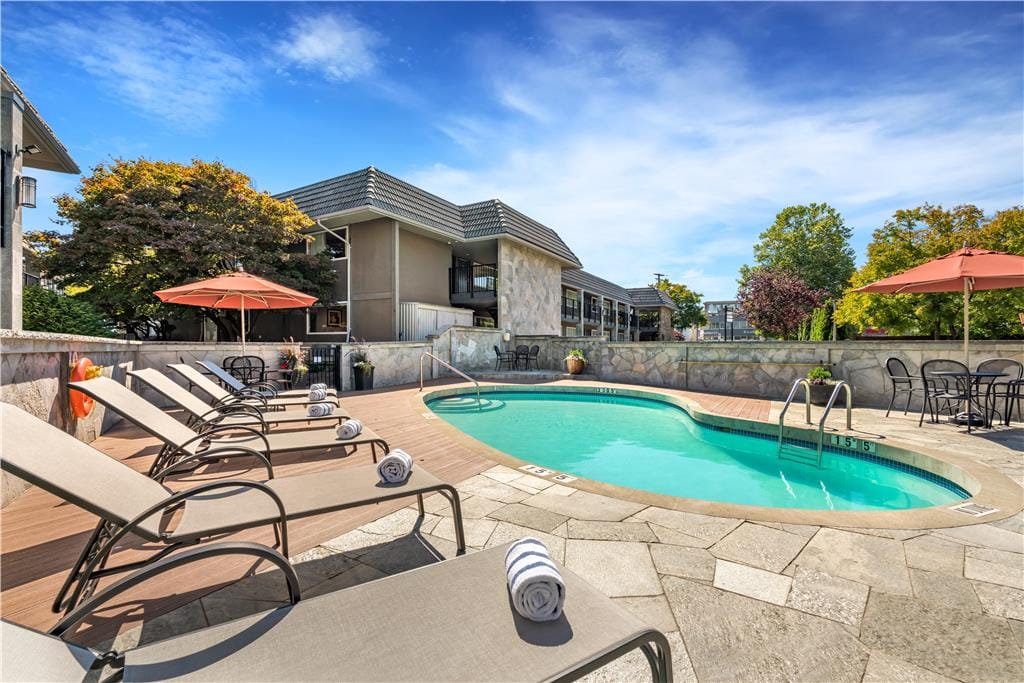 Best Western Plus Burnaby Hotel — 2