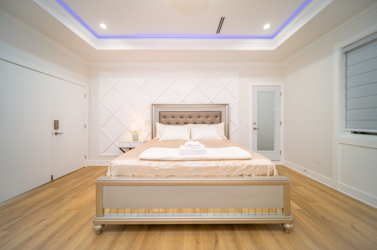Sun Suite — 4